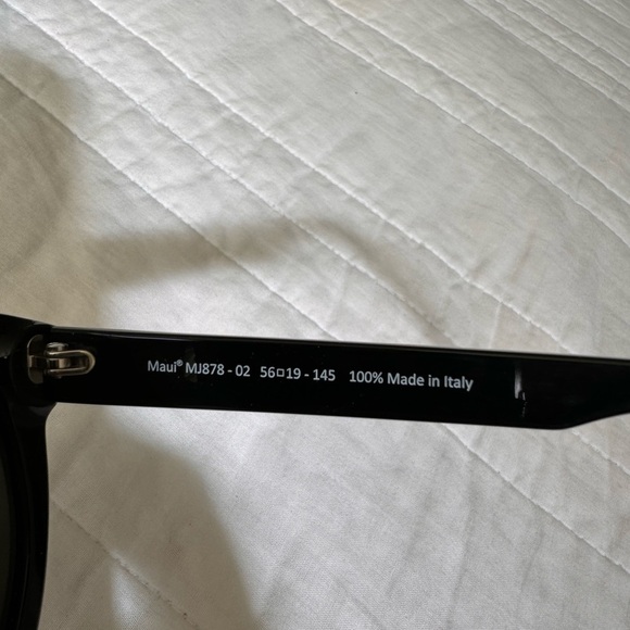 Maui Jim Polarized Women’s Sunglasses - Picture 6 of 7